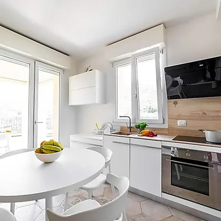 Hotel Serenity With Swimming Pool And Parking In Alassio