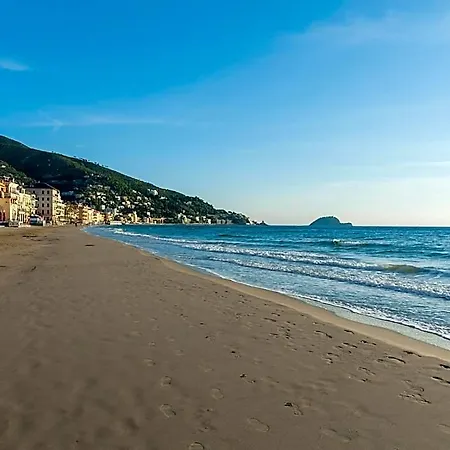 Serenity With Swimming Pool And Parking In * Alassio