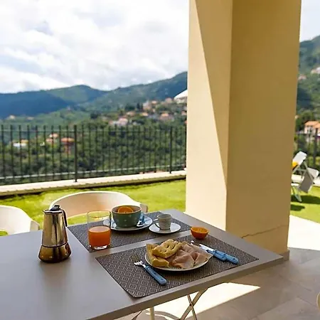 Serenity With Swimming Pool And Parking In Alassio